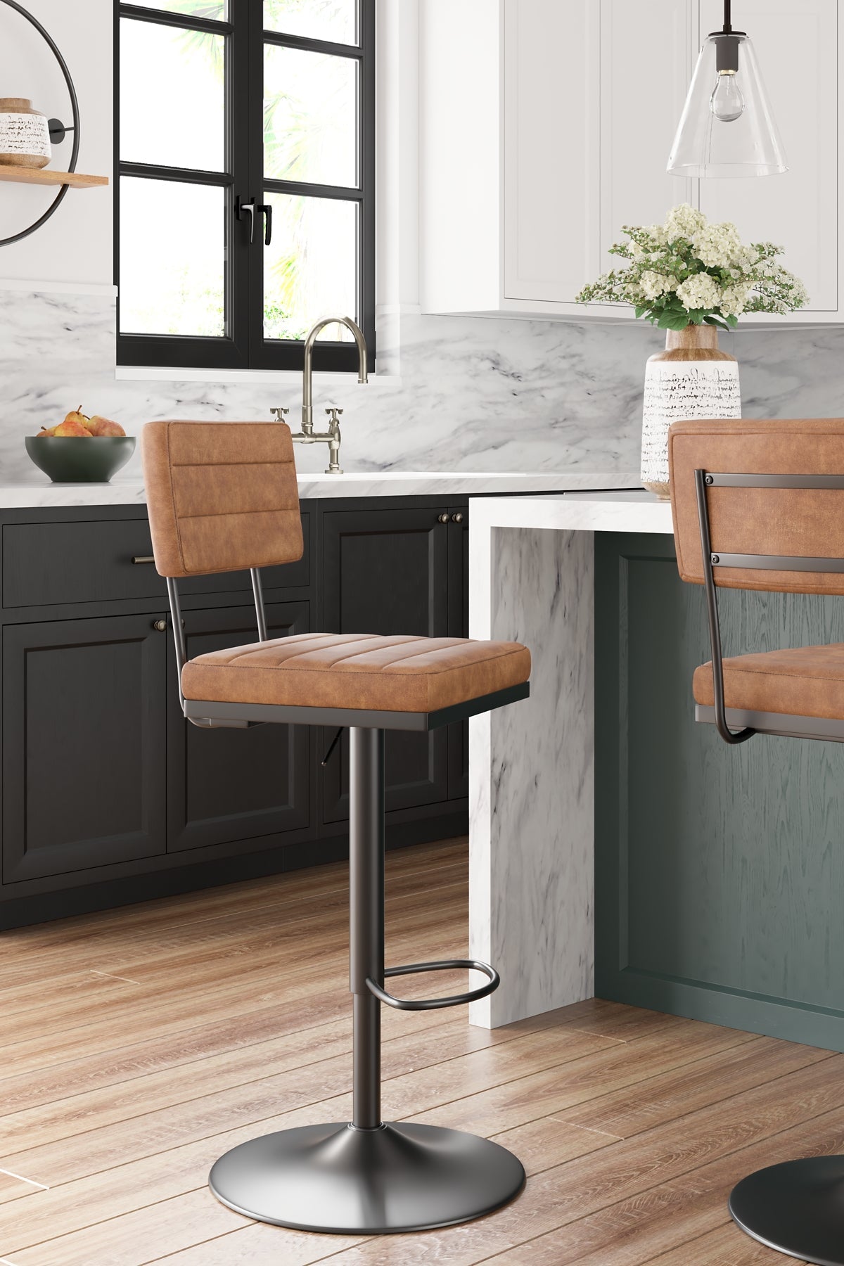 Strumford Bar Height Bar Stool (Set of 2)