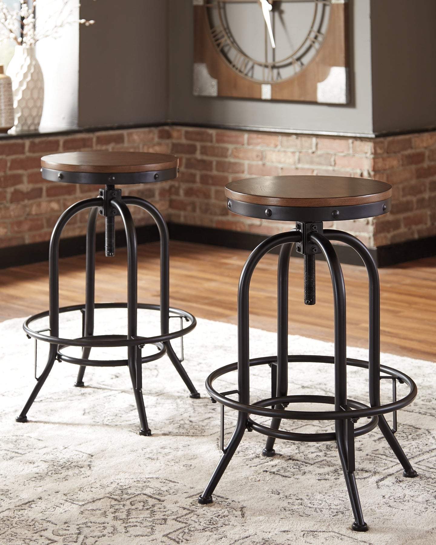 Valebeck Bar Height Bar Stool (Set of 2)