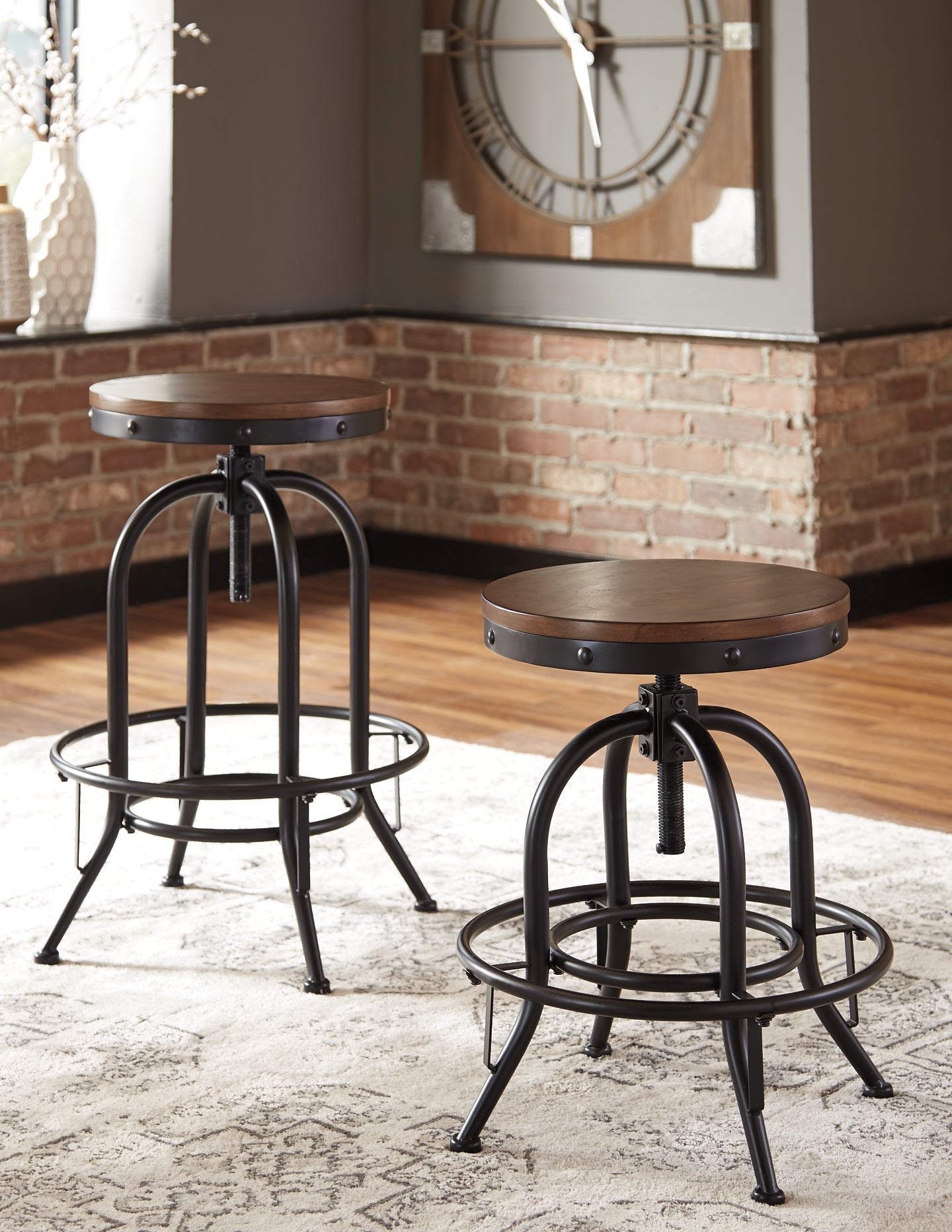 Valebeck Bar Height Bar Stool (Set of 2)