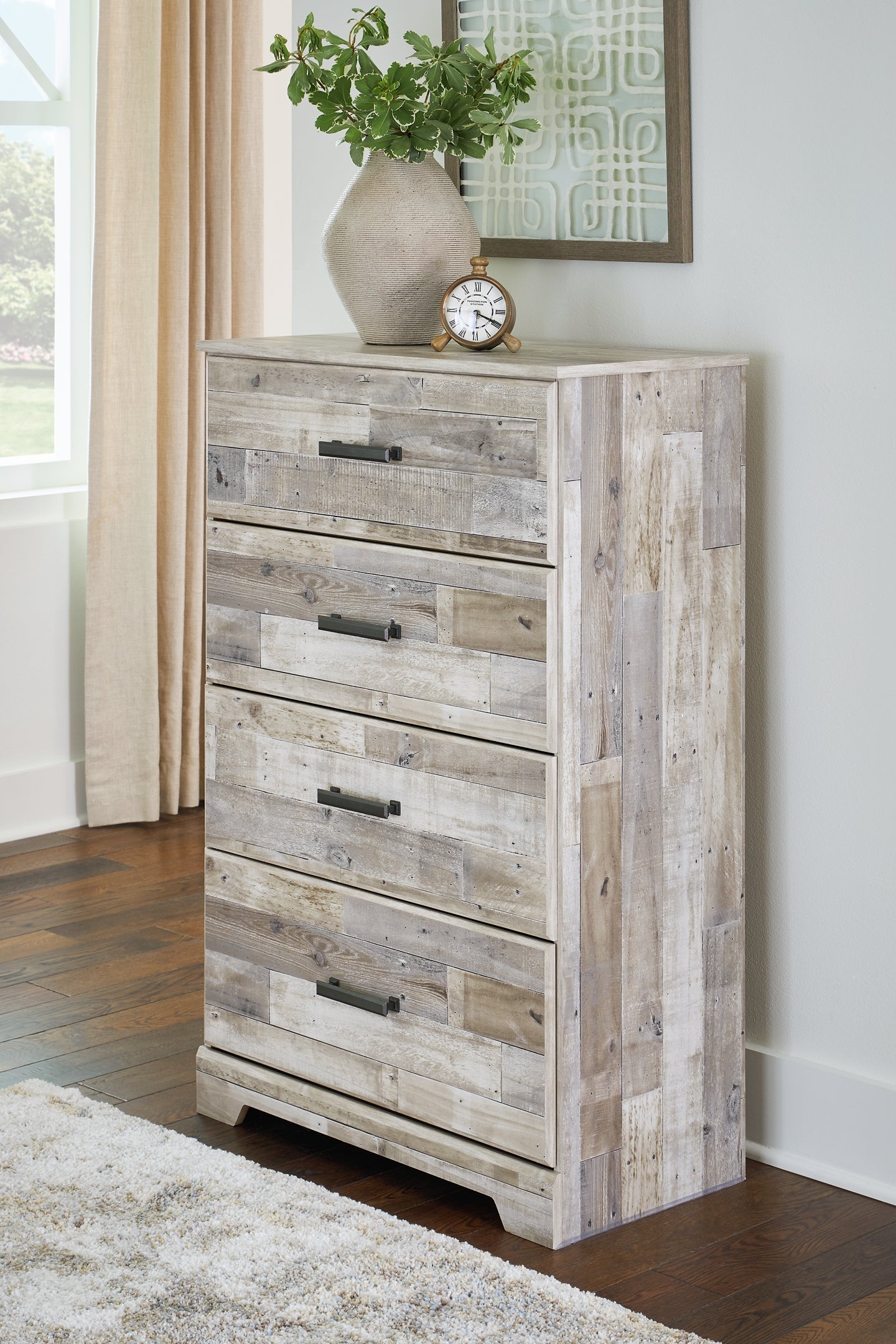 Hodanna Four Drawer Chest